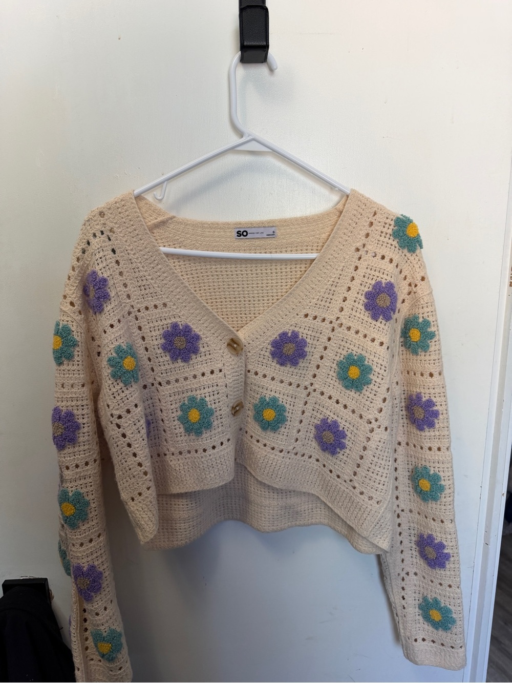 SO Cream Cropped Crochet V-Neck Cardigan with Purple and Teal Floral Motif